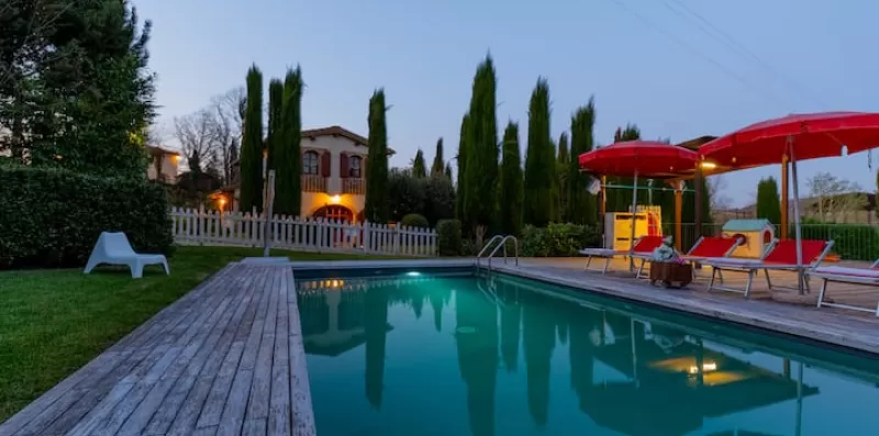 Charming Tuscany Salvia w/ Pool & Lake View