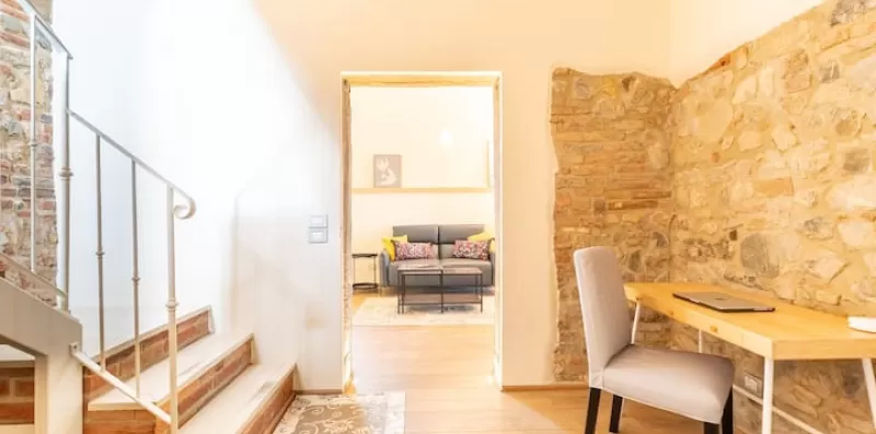 Elegante villa con piscina, giardino e comfort raffinato 7