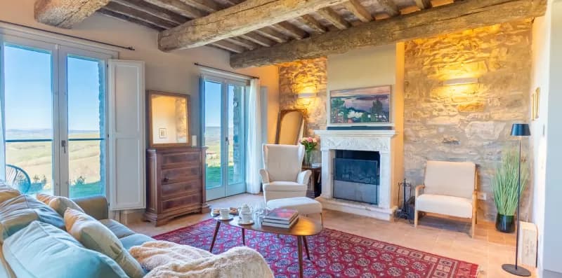 Luxury Villa in Val d'Orcia: Private Tuscan Oasis