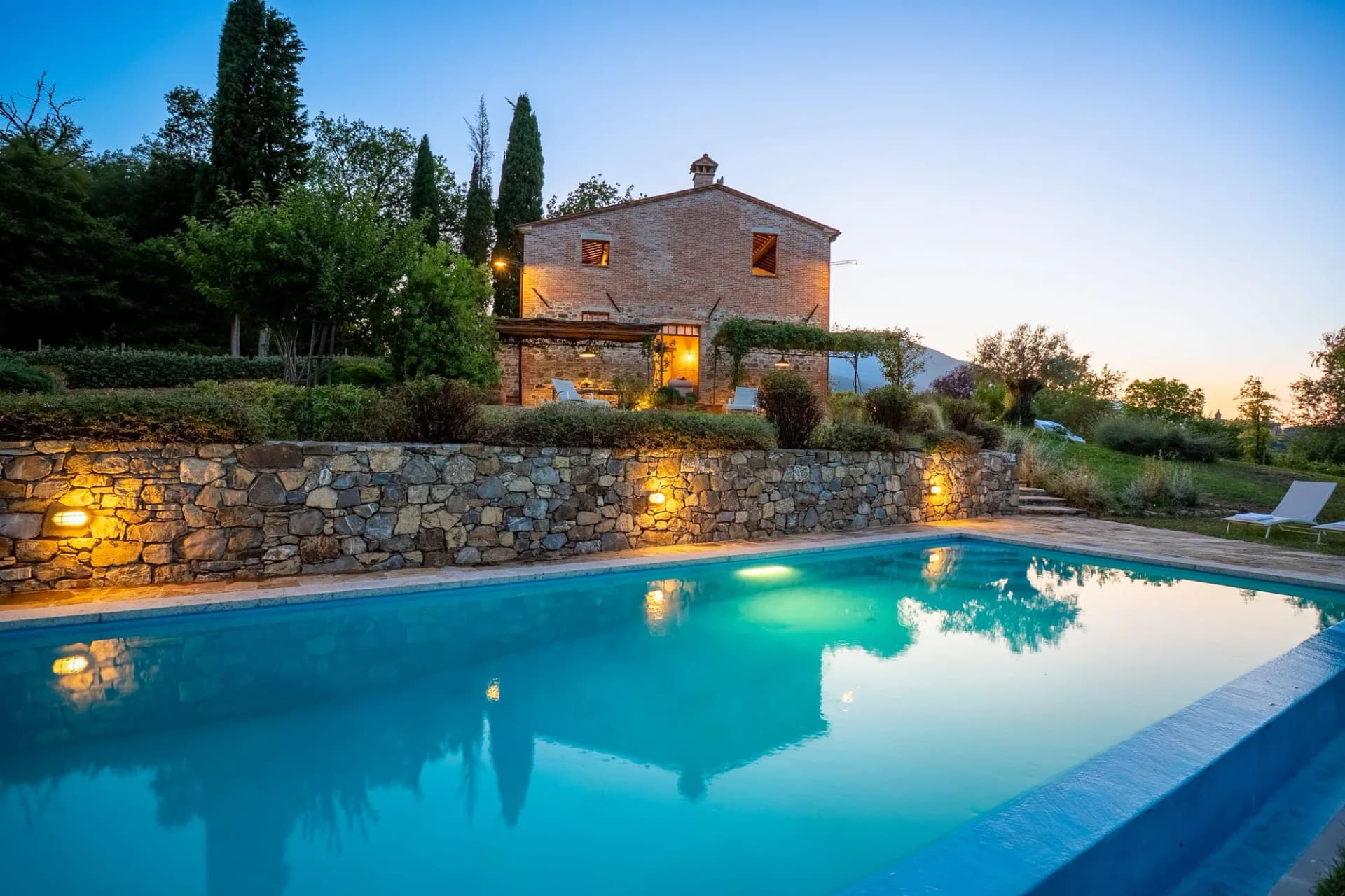 Flat-rate tax on short lets: what a villa owner in Tuscany needs to know