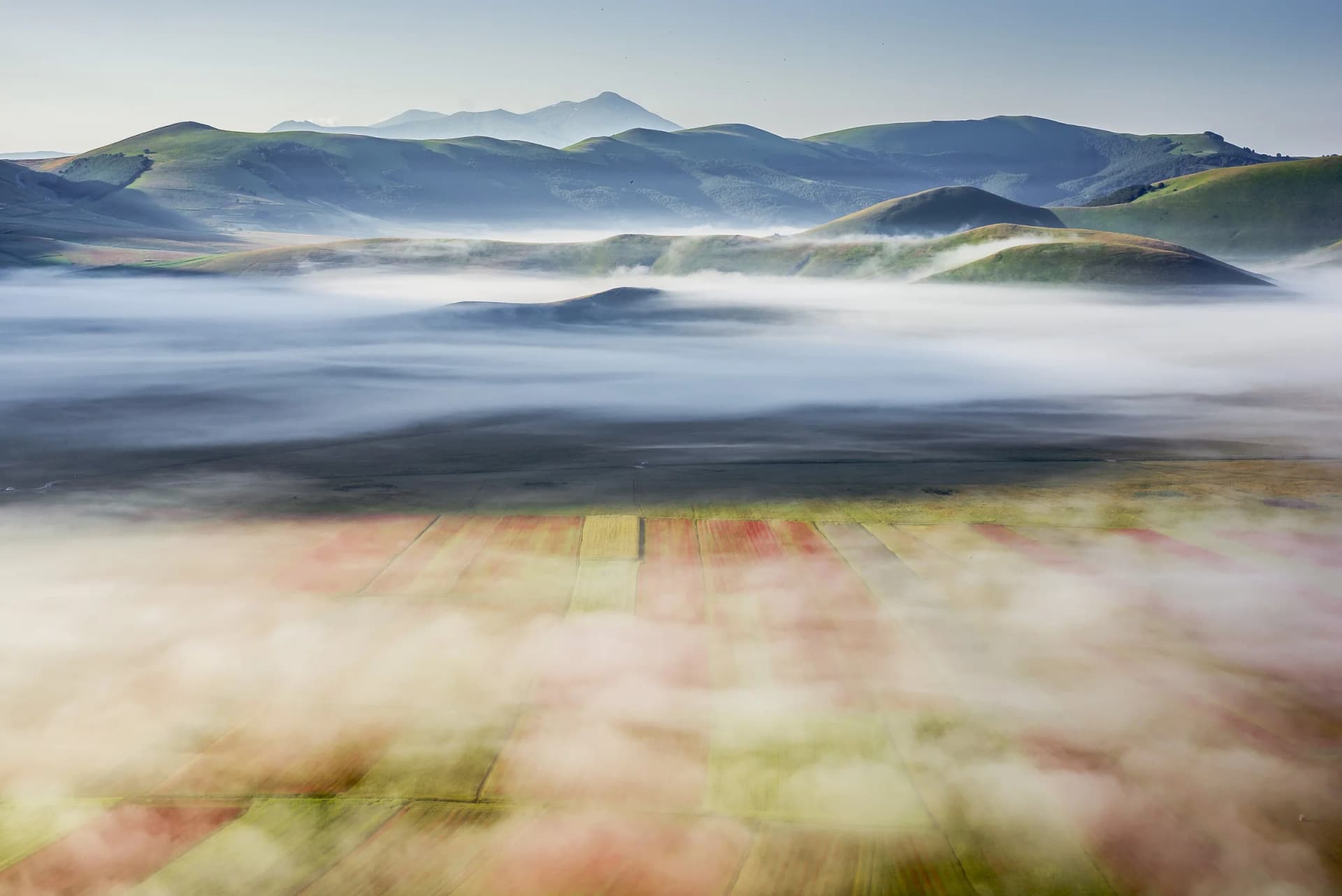 Piani di Castelluccio di Norcia all’alba, Umbria